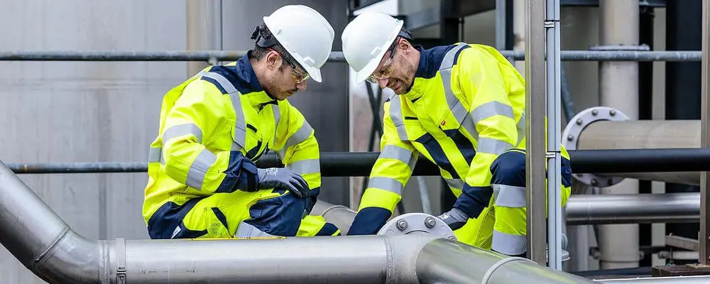 ملابس العمل الصناعية