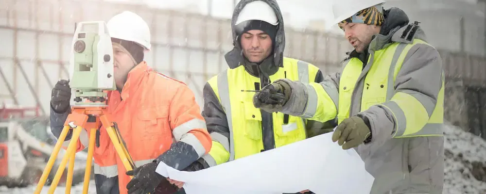 ملابس العمل الشتوية