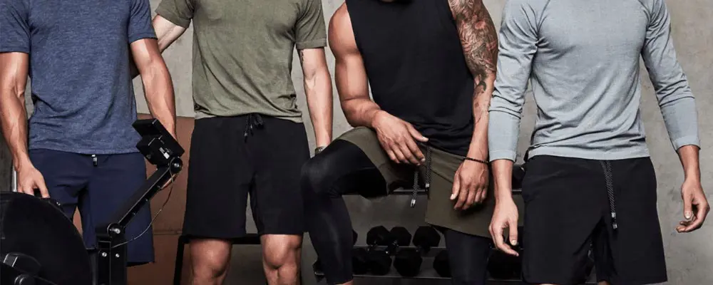 ملابس الرياضية